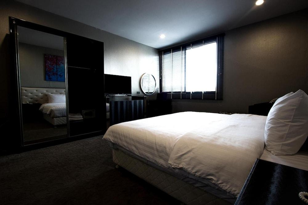 Sakura Sky Residence Бангкок Экстерьер фото