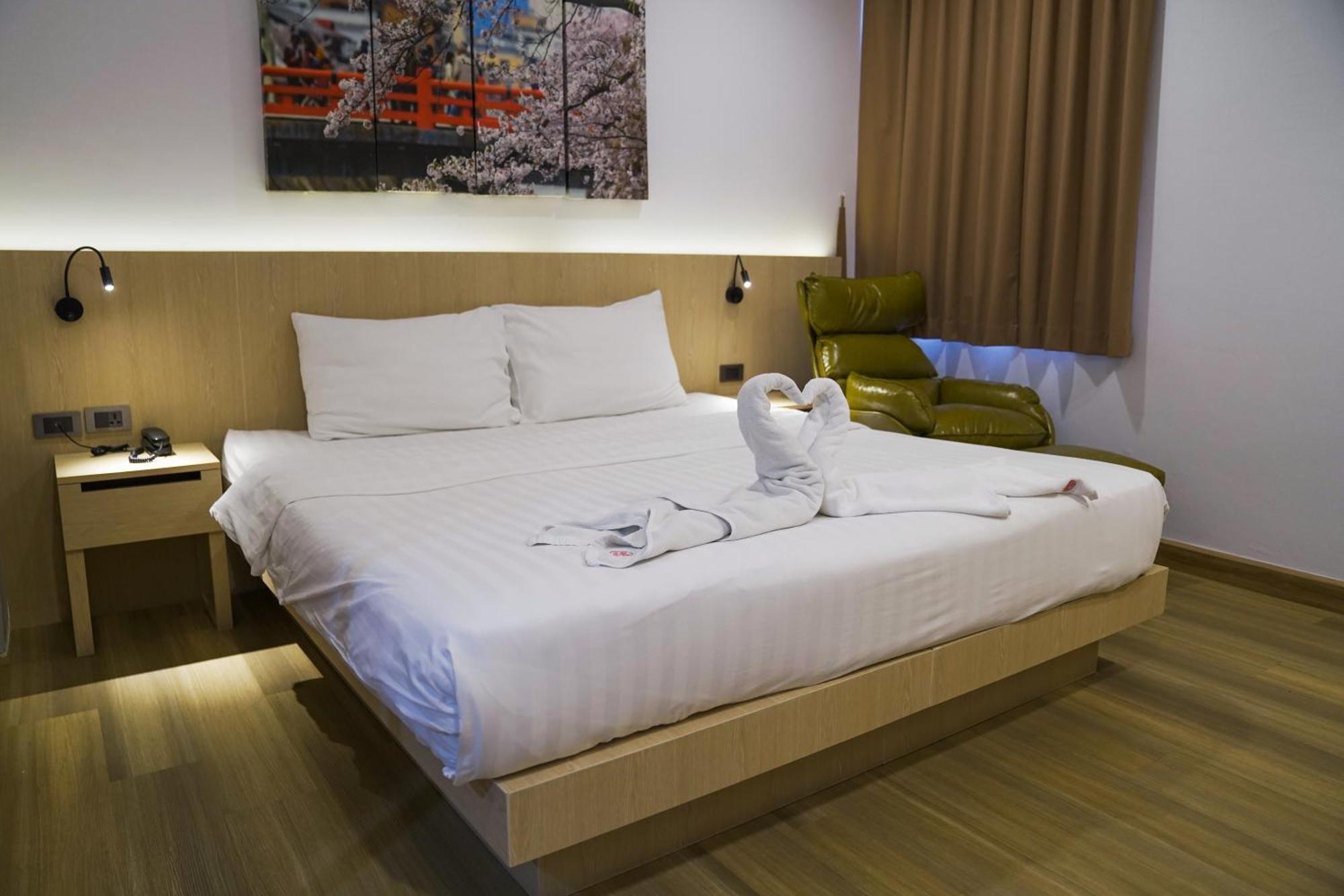 Sakura Sky Residence Бангкок Экстерьер фото