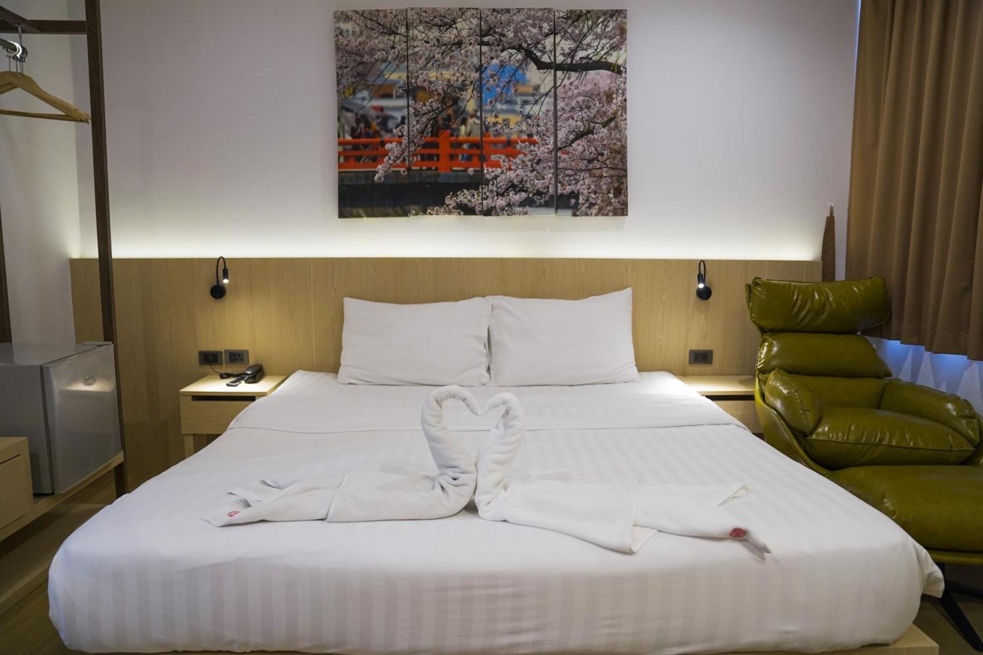 Sakura Sky Residence Бангкок Экстерьер фото